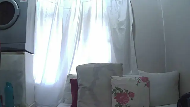 Snapshot of Delicioussexy chatting on October 14, 2025, 5:52 am Delicioussexy online show from October 14, 2025, 5:52 am