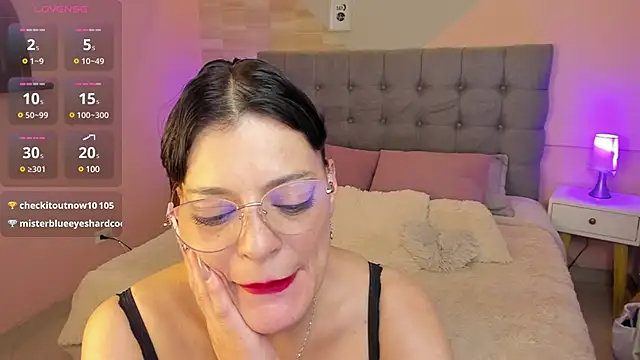 Snapshot of _Abril_W chatting on February 28, 2025, 6:10 am Abril W online show from February 28, 2025, 6:10 am