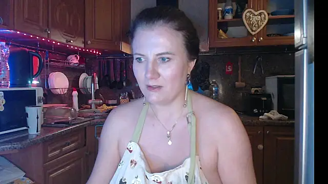 Snapshot of LizaCakes chatting on December 17, 2024, 2:44 pm LizaCakes online show from December 17, 2024, 2:44 pm