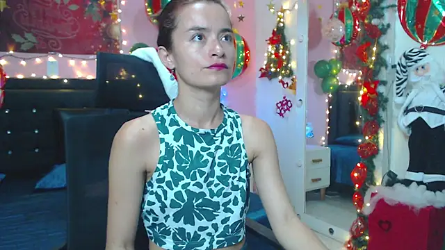 Snapshot of NicoleSantana chatting on December 15, 2025, 10:15 pm NicoleSantana online show from December 15, 2025, 10:15 pm