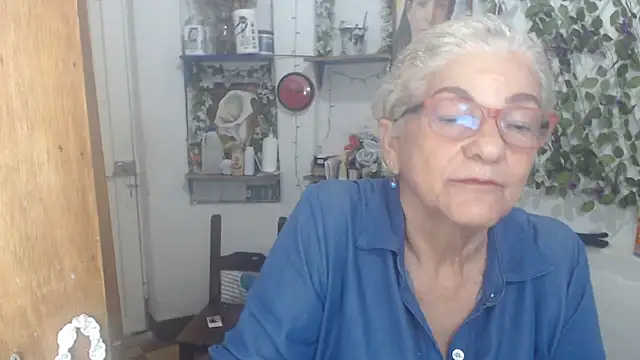 FunnyGrandma online show from April 30, 2026, 1:01 am