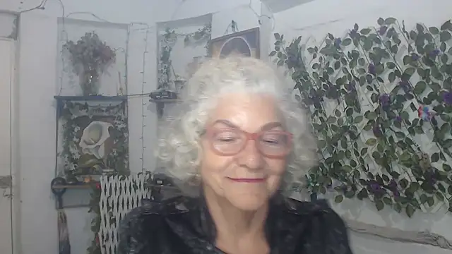FunnyGrandma online show from November 28, 2025, 11:38 pm