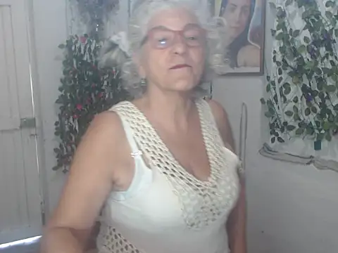 FunnyGrandma online show from November 21, 2025, 6:18 pm