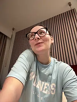 Snapshot of The_Snowwhitee chatting on January 10, 2026, 4:13 pm The Snowwhitee online show from January 10, 2026, 4:13 pm