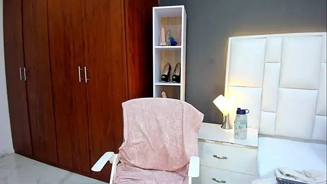 Snapshot of yeral2017 chatting on November 29, 2025, 2:17 pm yeral2017 online show from November 29, 2025, 2:17 pm