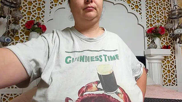 AleshaArabian online show from December 19, 2025, 5:10 am