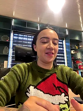 Snapshot of EmmyEvans1 chatting on December 15, 2025, 1:28 pm EmmyEvans1 online show from December 15, 2025, 1:28 pm