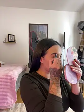 Snapshot of EmmyEvans1 chatting on March 20, 2025, 7:25 pm EmmyEvans1 online show from March 20, 2025, 7:25 pm