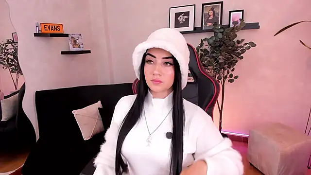 Snapshot of EmmyEvans1 chatting on November 6, 2025, 7:29 pm EmmyEvans1 online show from November 6, 2025, 7:29 pm