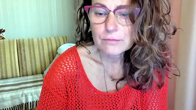 lauraoven online show from October 8, 2025, 6:59 am