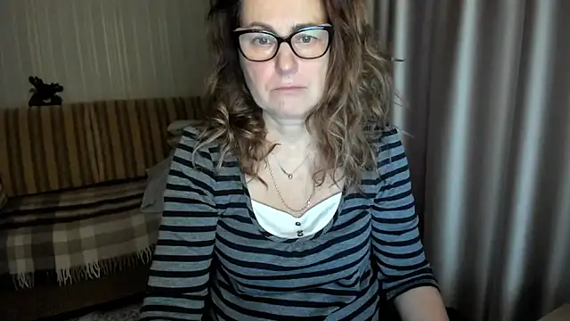 lauraoven online show from January 18, 2026, 1:14 pm