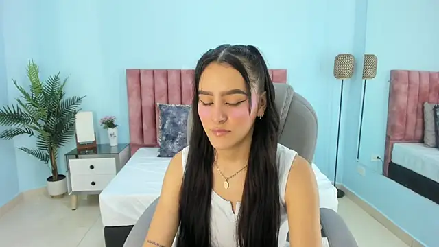 tati saldarriaga online show from February 12, 2026, 3:01 pm