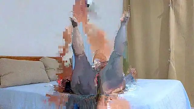 CurvyJules69 online show from April 9, 2026, 10:43 am