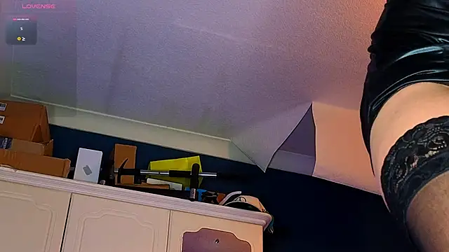 Kinky JXD online show from December 7, 2024, 4:09 pm