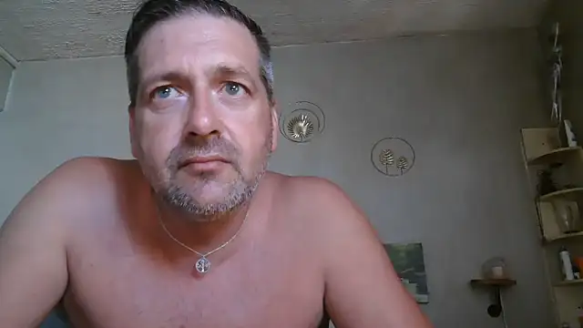 Snapshot of matrikes1 chatting on June 22, 2026, 3:42 pm matrikes1 online show from June 22, 2026, 3:42 pm