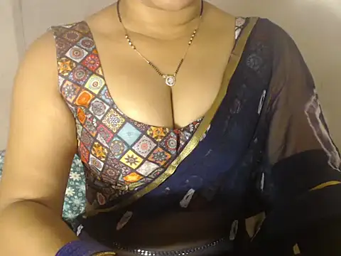 Snapshot of Open_Heart_Lennon chatting on October 23, 2025, 4:44 am Open Heart Lennon online show from October 23, 2025, 4:44 am