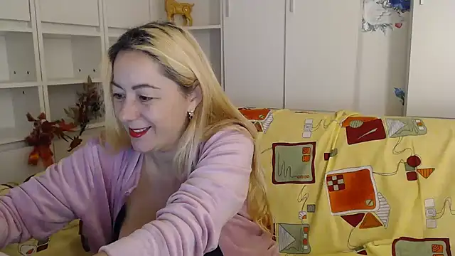 Snapshot of spell_of_love chatting on October 25, 2025, 3:45 pm spell of love online show from October 25, 2025, 3:45 pm