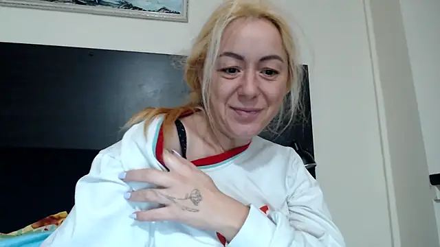 Snapshot of spell_of_love chatting on November 2, 2025, 1:21 am spell of love online show from November 2, 2025, 1:21 am