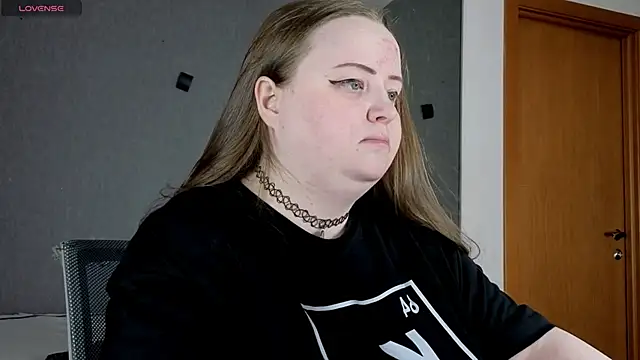 Snapshot of EMMA__CONNOR chatting on September 30, 2025, 7:25 am EMMA  CONNOR online show from September 30, 2025, 7:25 am