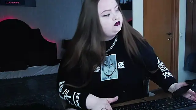 Snapshot of EMMA__CONNOR chatting on December 9, 2024, 6:45 am EMMA  CONNOR online show from December 9, 2024, 6:45 am