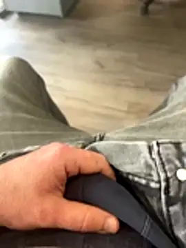  Inchiodo  online show from November 7, 2025, 11:37 am