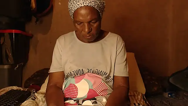 Snapshot of NaughtyGranny chatting on February 9, 2025, 7:52 pm NaughtyGranny online show from February 9, 2025, 7:52 pm