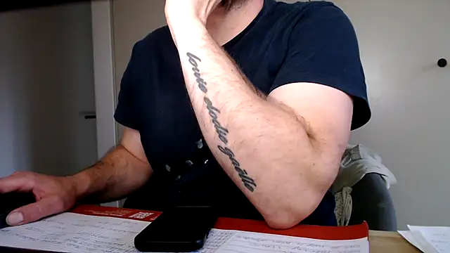 Snapshot of mrbigballs chatting on May 7, 2026, 6:44 pm mrbigballs online show from May 7, 2026, 6:44 pm