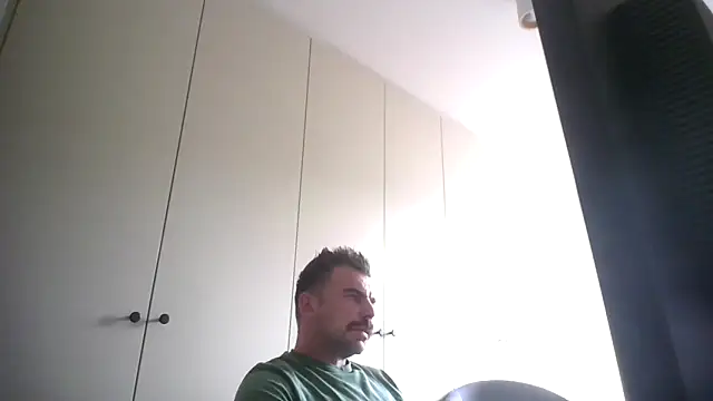 Snapshot of mrbigballs chatting on September 8, 2025, 2:38 pm mrbigballs online show from September 8, 2025, 2:38 pm