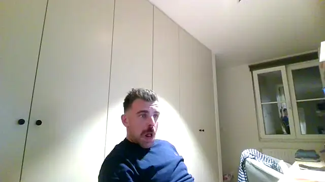 Snapshot of mrbigballs chatting on September 25, 2025, 6:36 pm mrbigballs online show from September 25, 2025, 6:36 pm