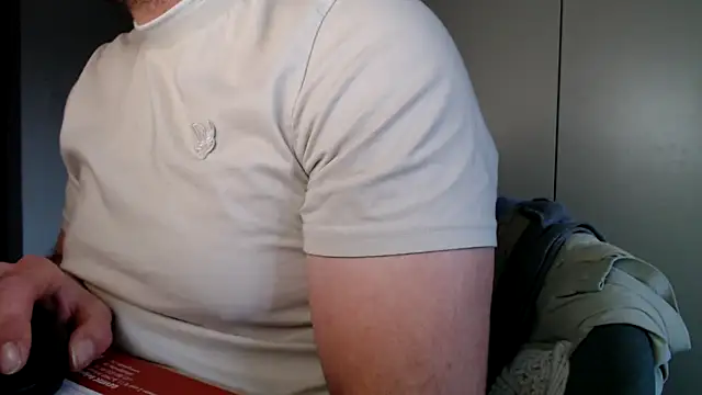 Snapshot of mrbigballs chatting on May 8, 2026, 6:56 pm mrbigballs online show from May 8, 2026, 6:56 pm
