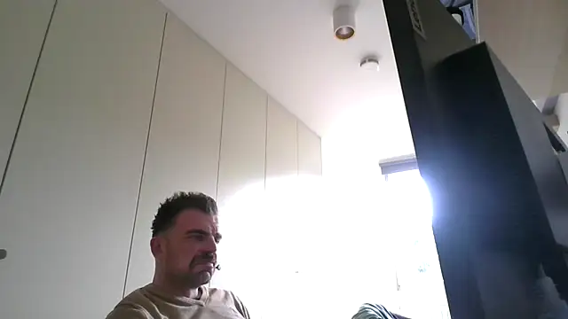 Snapshot of mrbigballs chatting on October 2, 2025, 1:47 pm mrbigballs online show from October 2, 2025, 1:47 pm