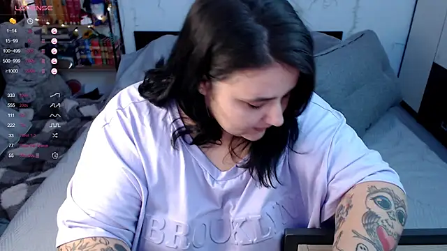 Snapshot of naughtykiss chatting on November 2, 2025, 6:18 am naughtykiss online show from November 2, 2025, 6:18 am