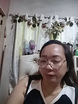 Snapshot of asianwet4u chatting on July 12, 2026, 12:11 am asianwet4u online show from July 12, 2026, 12:11 am