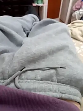 ninotesao21 online show from February 14, 2026, 4:51 pm