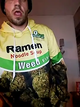 Snapshot of Codymc89 chatting on January 9, 2026, 1:45 am Codymc89 online show from January 9, 2026, 1:45 am