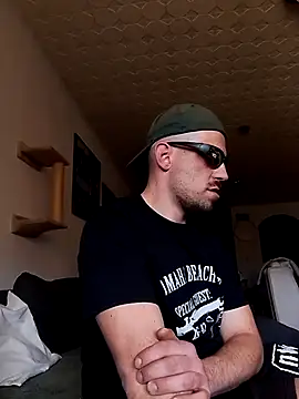 Snapshot of Codymc89 chatting on March 4, 2026, 1:52 pm Codymc89 online show from March 4, 2026, 1:52 pm