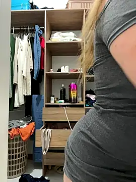 moniquerainx online show from November 7, 2025, 2:49 am