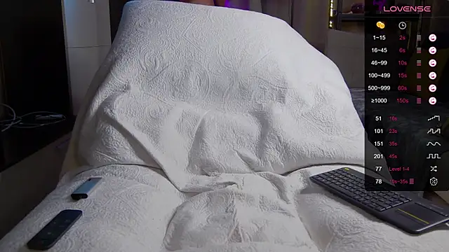 Snapshot of Chrisx_X chatting on February 4, 2025, 5:45 pm Chrisx X online show from February 4, 2025, 5:45 pm