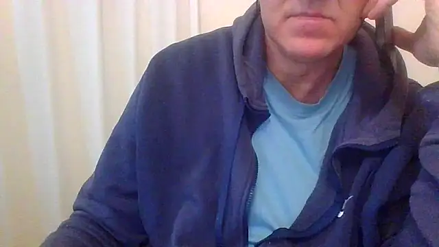 Snapshot of ANONIMO7735 chatting on January 7, 2026, 6:35 pm ANONIMO7735 online show from January 7, 2026, 6:35 pm