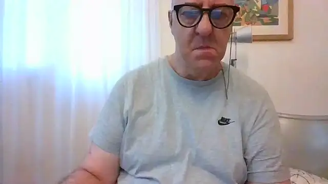 ANONIMO7735 online show from June 4, 2026, 4:06 am