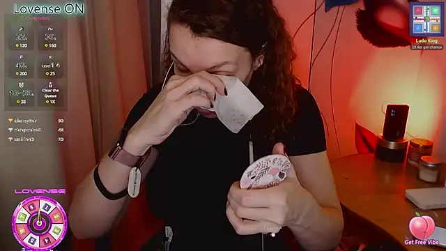 JohansonKatie online show from February 25, 2025, 11:21 am