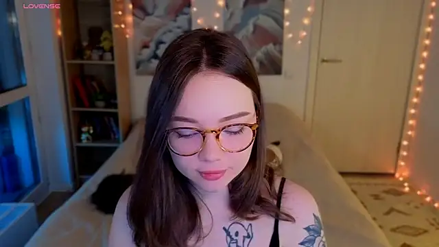 MilenaSaint online show from April 20, 2026, 3:20 am