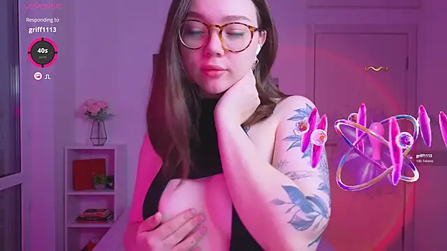 MilenaSaint online show from October 27, 2025, 4:13 am