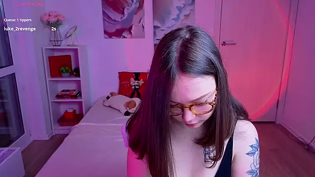 MilenaSaint online show from October 20, 2025, 4:36 am