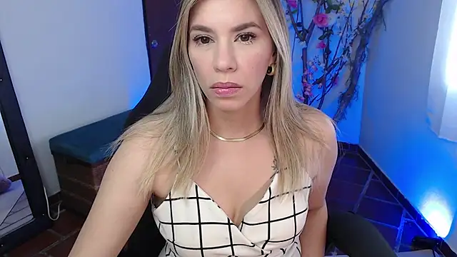 ms sofia x online show from November 15, 2025, 4:11 pm