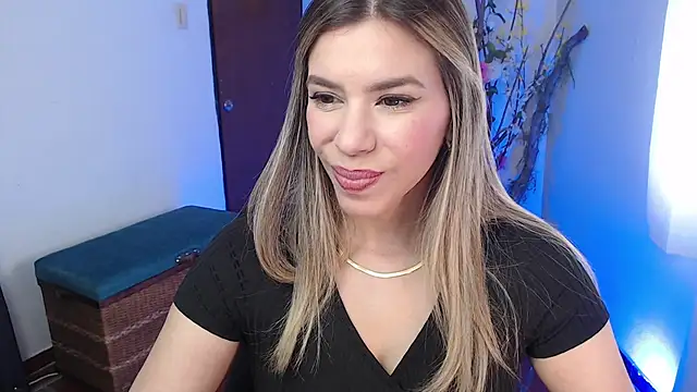 Snapshot of ms_sofia_x chatting on December 19, 2025, 4:53 pm ms sofia x online show from December 19, 2025, 4:53 pm