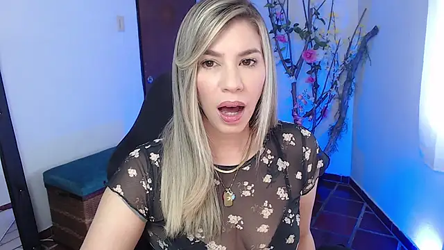 ms sofia x online show from October 30, 2025, 3:20 pm