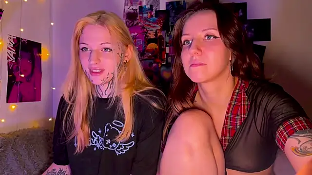 HotaruTomo online show from April 22, 2026, 2:18 am