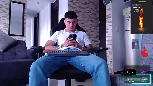 Lobito xxxl online show from November 19, 2025, 7:25 pm