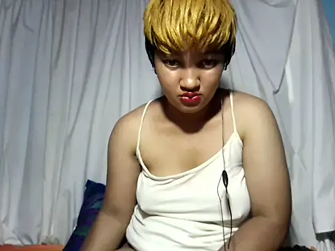 Snapshot of AVRILA chatting on November 11, 2025, 7:25 am AVRILA online show from November 11, 2025, 7:25 am